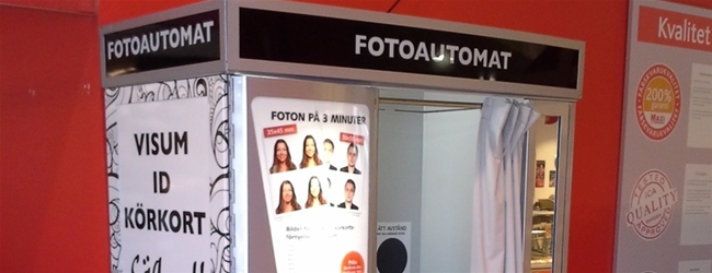 Come to ICA Maxi Eskilstuna and try our new photo booth!
