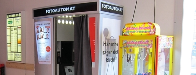 Come to ICA Maxi Högskolan in Halmstad and try our new photo booth!